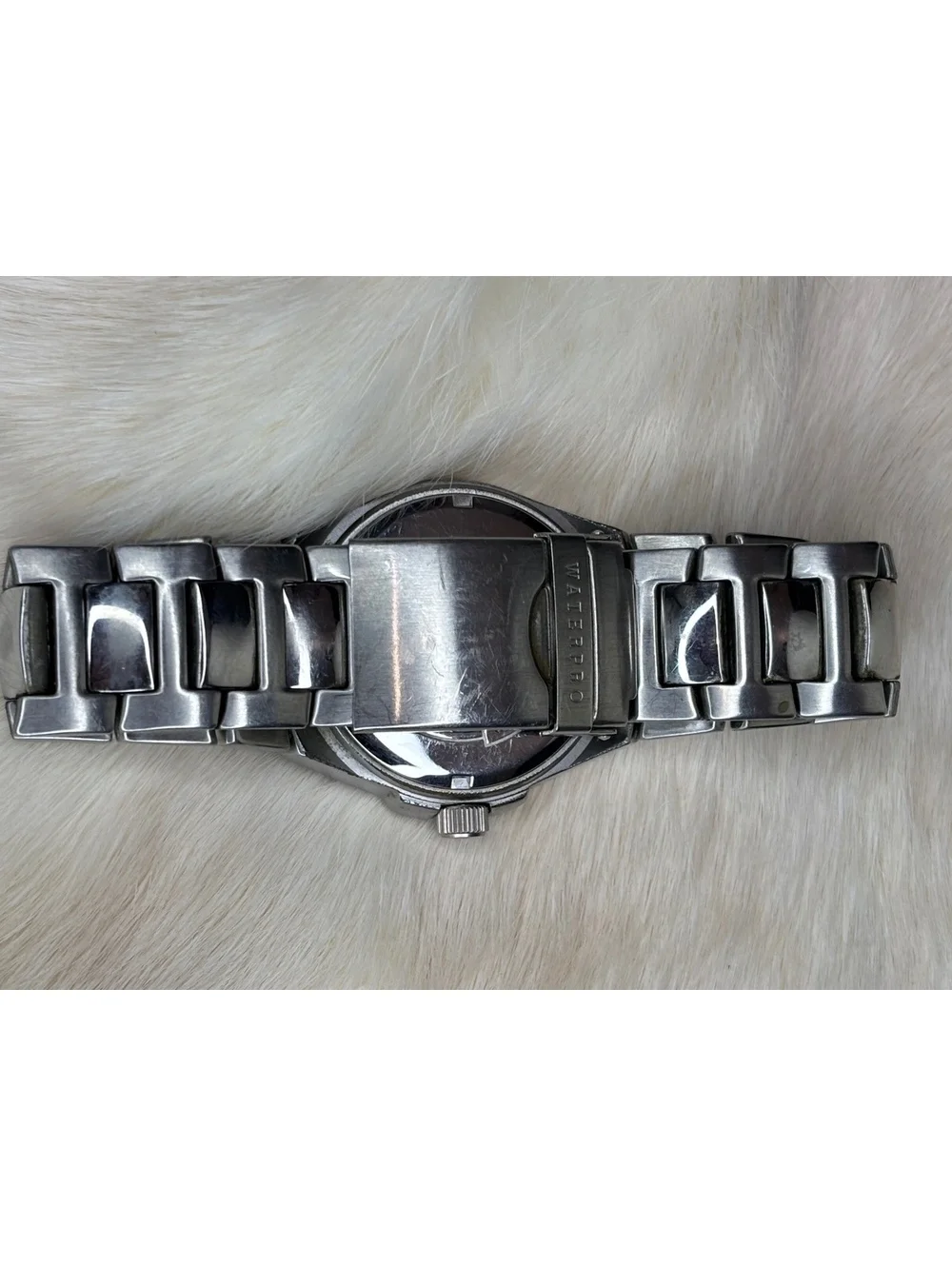 Guess Stainless Steel Men's Wristwatch with Day and Date Display